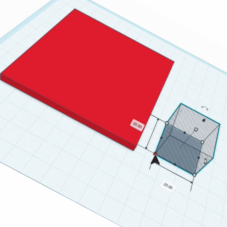 3D-Modellierungssoftware zeigt ein rotes Rechteck und einen transparenten Würfel, beide mit den Maßen 25 x 25 Einheiten.