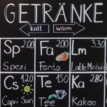 Getränkekarte mit kalten und warmen Getränken